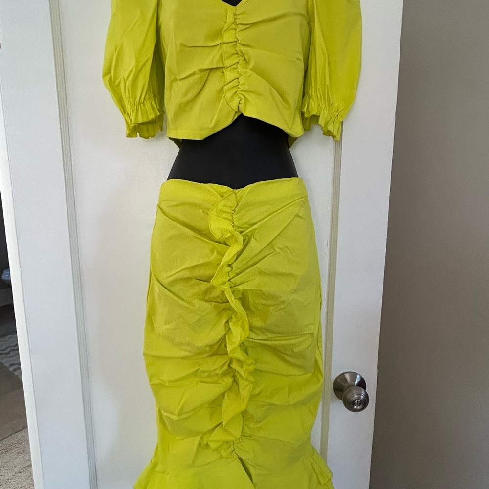 Boohoo Lime Ruched Skirt Set